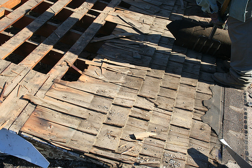 Bonita Springs Roofing - Old Wood Shingles (Photo courtesy of Flickr User MaryTClark)